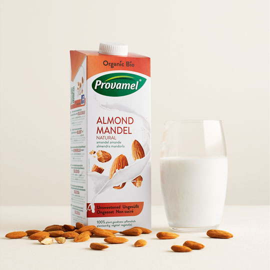 ALMOND_UNSWEETENED-NORMAL-GLASS Mandeldrink Natural (Mandelmilch) ungesüßt